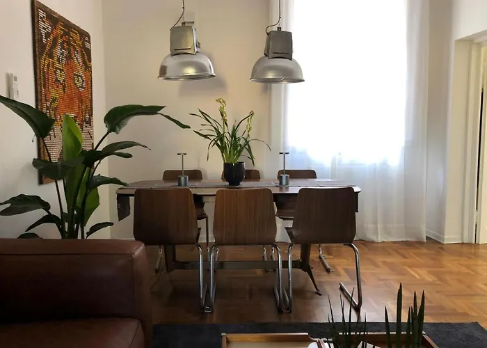 Art Apartments